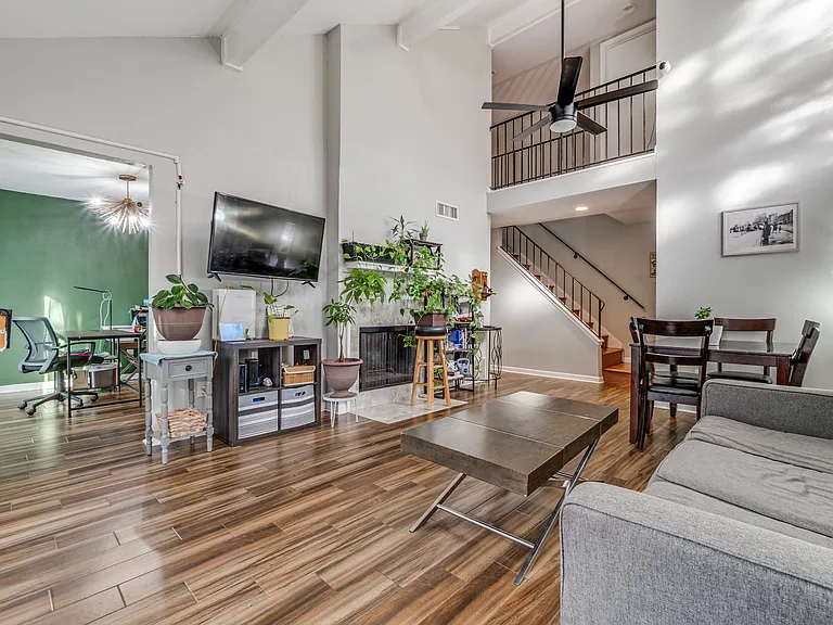 7410 E Northwest Hwy #101 — Photo 4