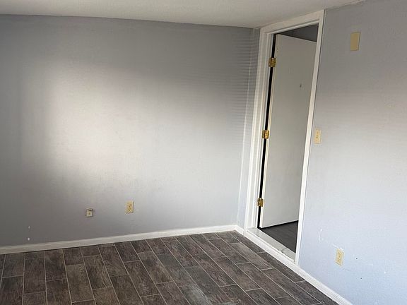 5th image of 3104 E BROADWAY Road #38