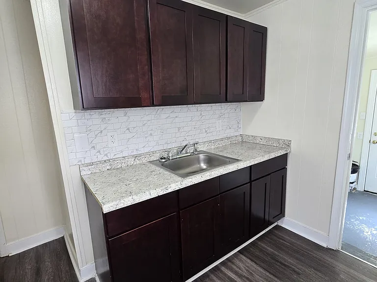 1025 Bradley Ln — Photo 16