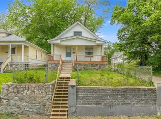 1900 Kensington Ave, Kansas City, MO 64127