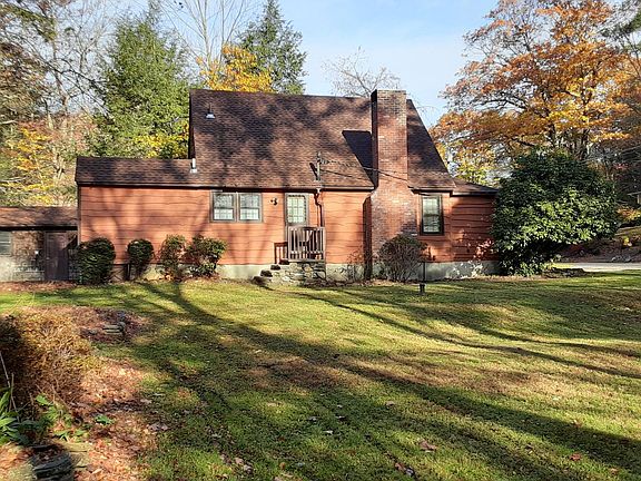 Left side of house showing some of the large yard.