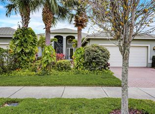 15822 Aurora Lake Cir, Wimauma, FL 33598