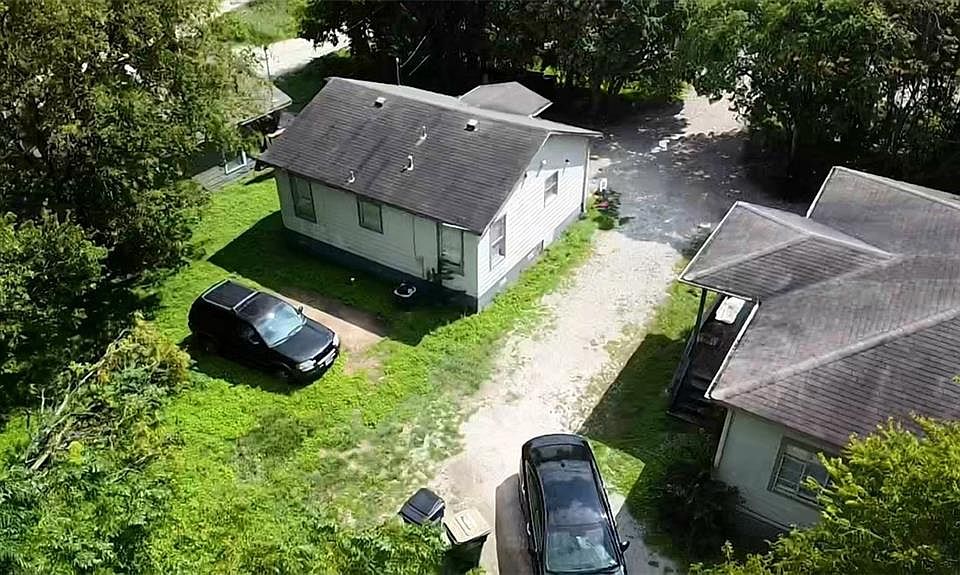 1st image of 106 & 108 W Austin St