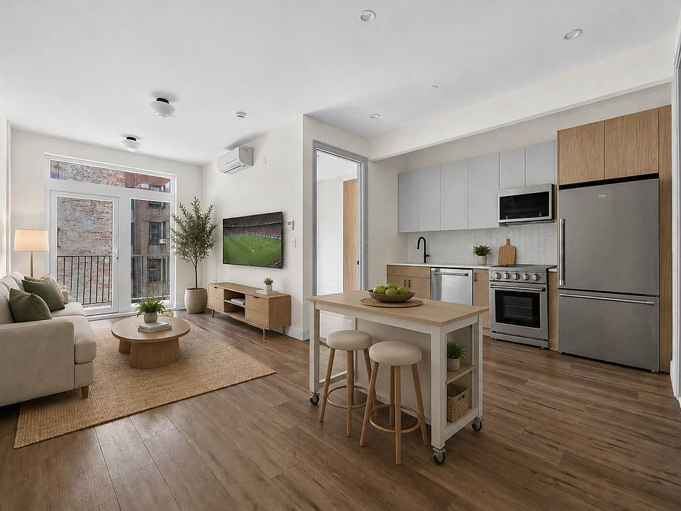 1st image of 270 Sullivan Pl #2B