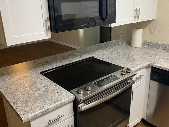 3rd image of 2910 W Marconi Ave Unit 124