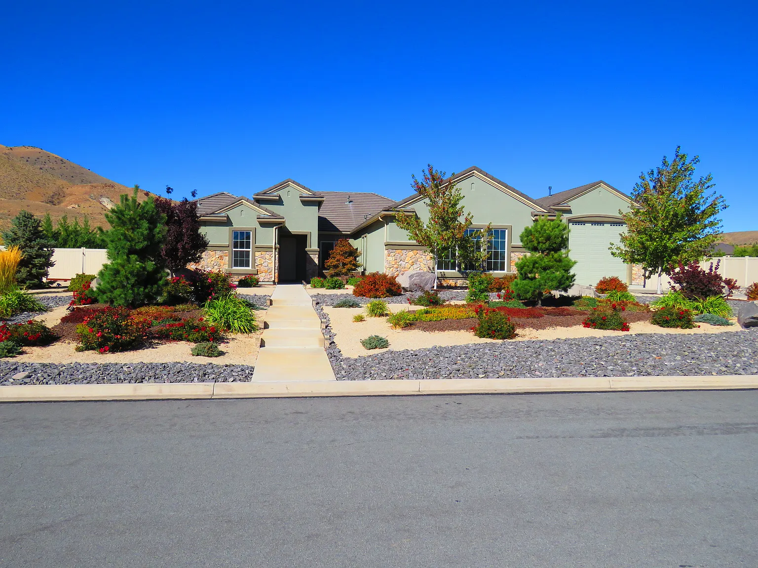 165 Serenade Dr photo 1