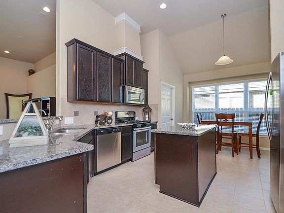 4th image of 13711 Parkers Cove Ct