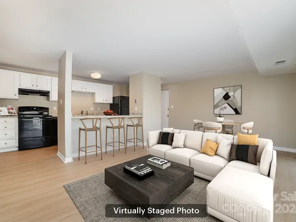 9511 Shannon Green Dr APT J, Charlotte, NC 28213
