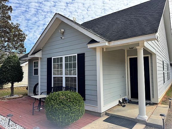 2nd image of 3104 Wax Myrtle Ln