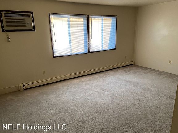 5th image of 614 Knoll Dr APT 8