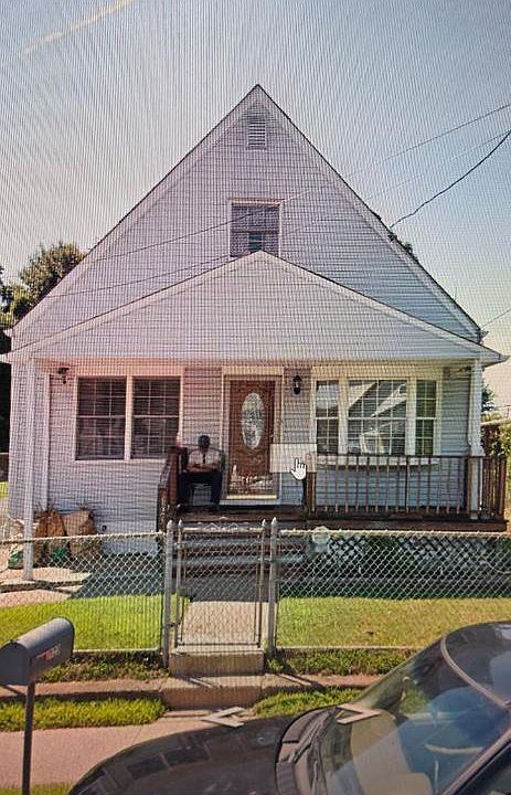 1st image of 123 Hazel Ave
