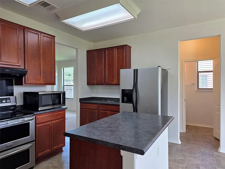 160 Mistletoe Ln — Photo 8