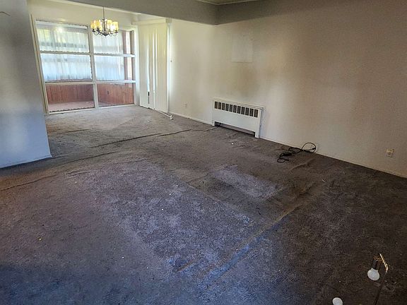 4th image of 115 Nassau Dr