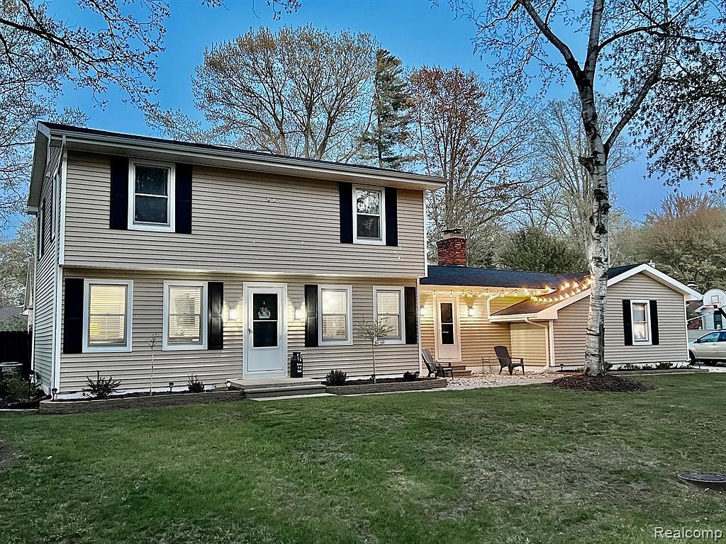 3672 Old Farm Ln, Fort Gratiot, MI 48059 Zillow