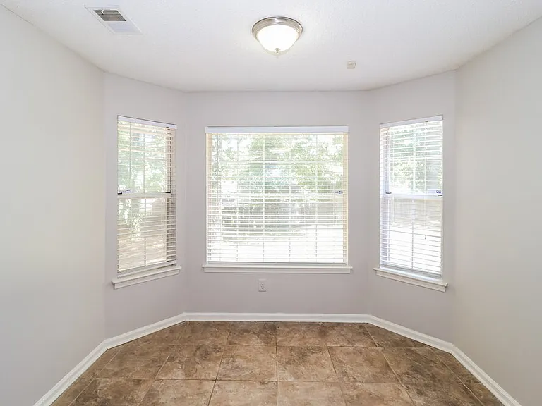 5686 Richburg Ave — Photo 7