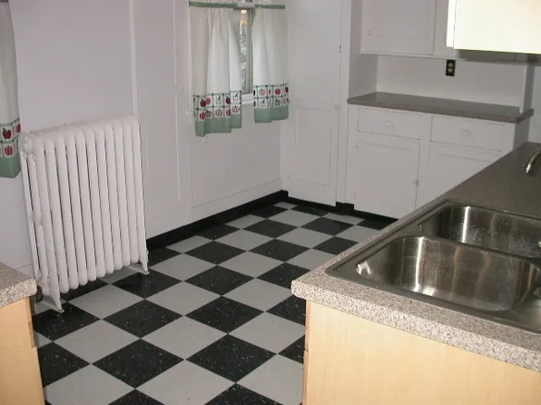 329 Macarthur Pkwy APT 3, Oneida, NY 13421