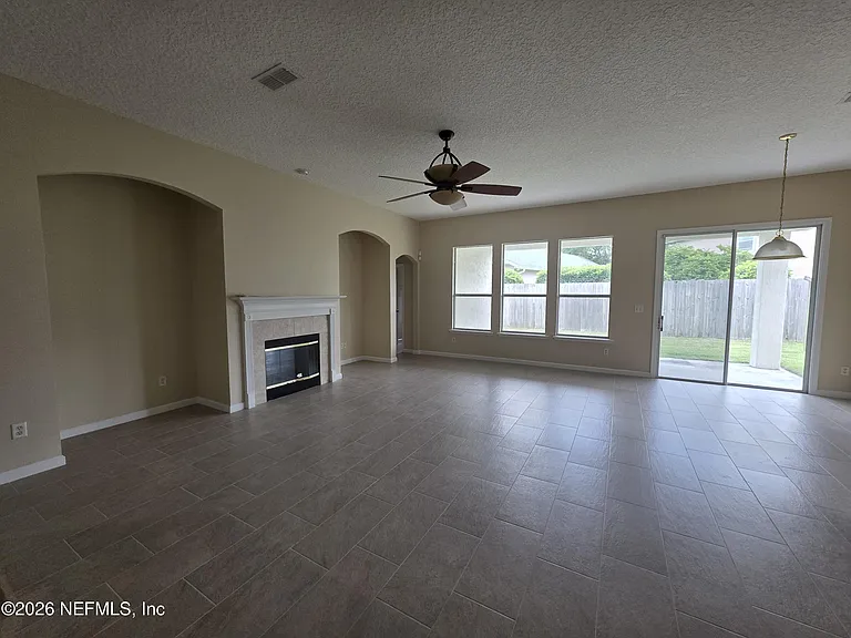 739 Wakemont Dr — Photo 4