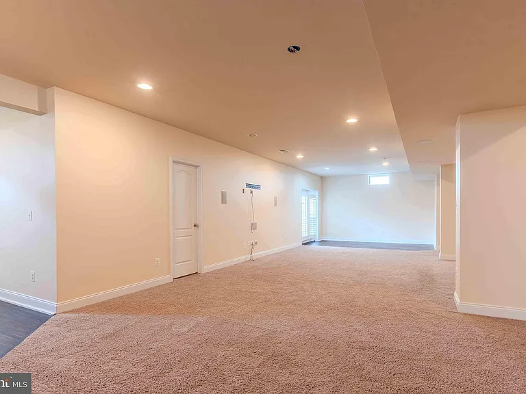 15316 Admiral Baker Cir — Photo 51