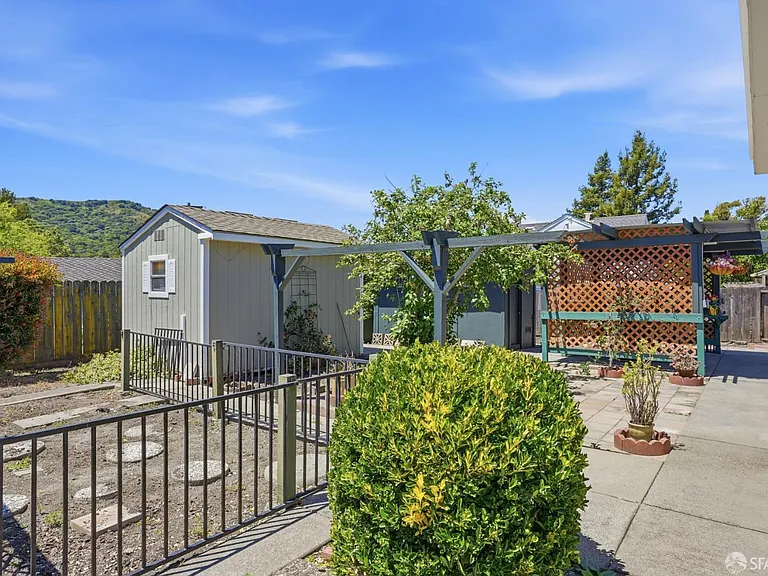 5880 Olinda Rd — Photo 33