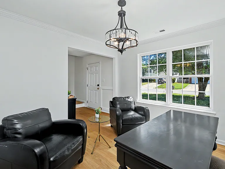 9819 Aventide Ln — Photo 11