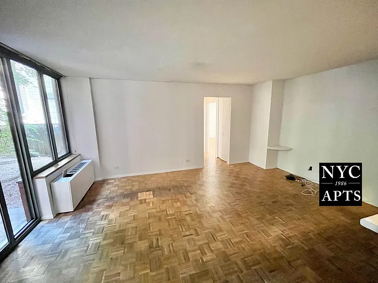 127 E 30th St #1A — Photo 3