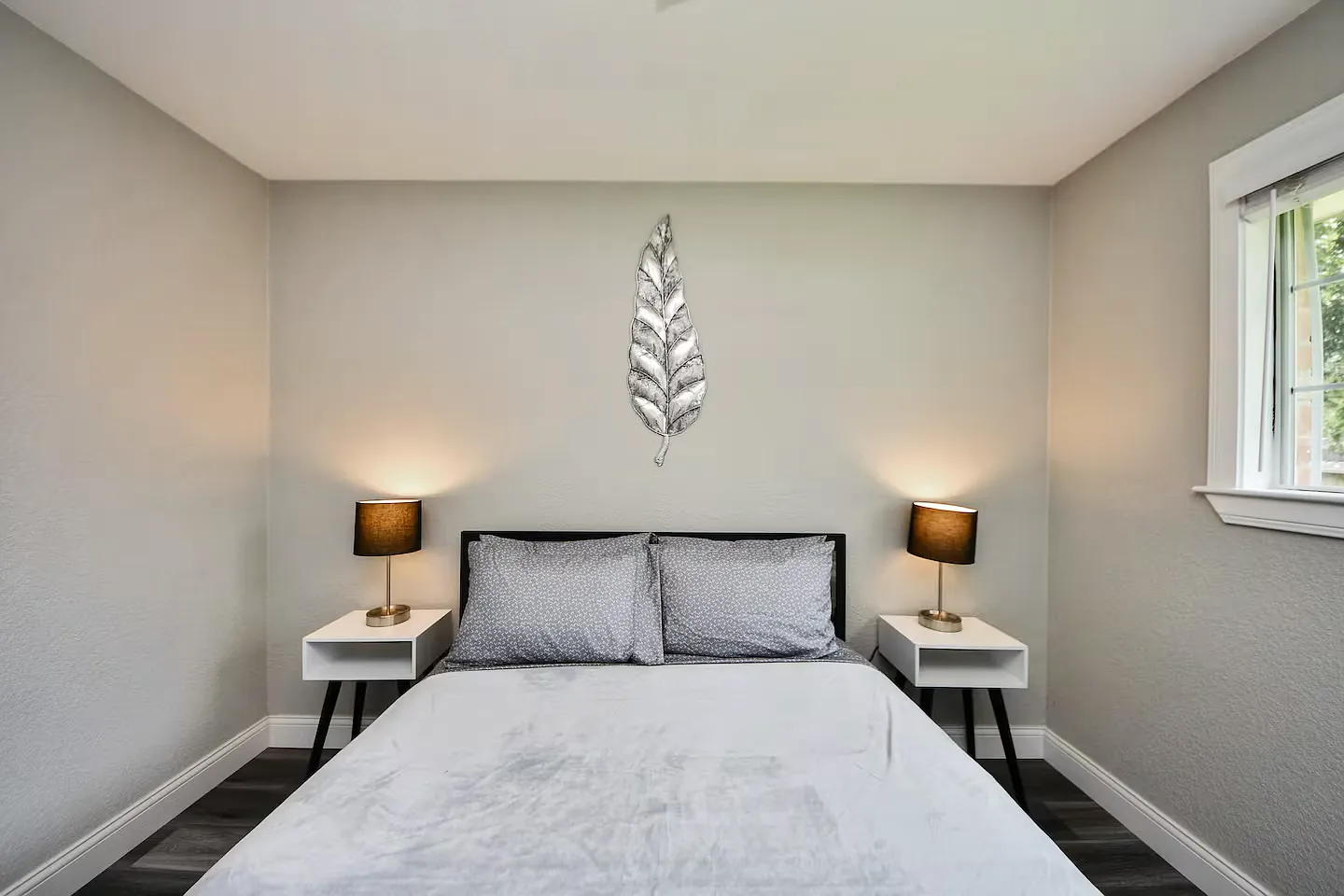 5 bed, 2360 sqft, $600 — Photo 3