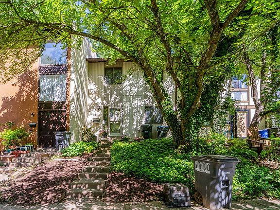 3rd image of 2455 Pyrenees Ct