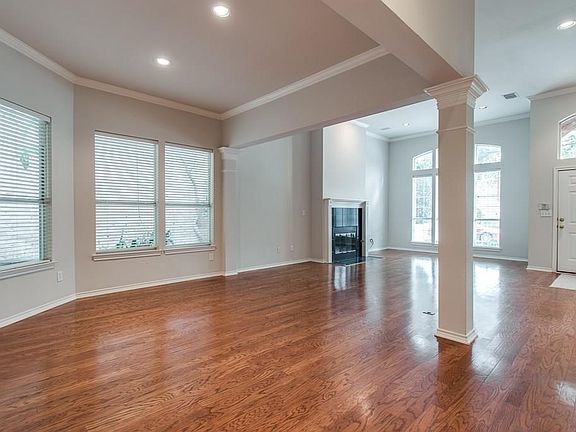 3rd image of 6039 Weymouth Dr