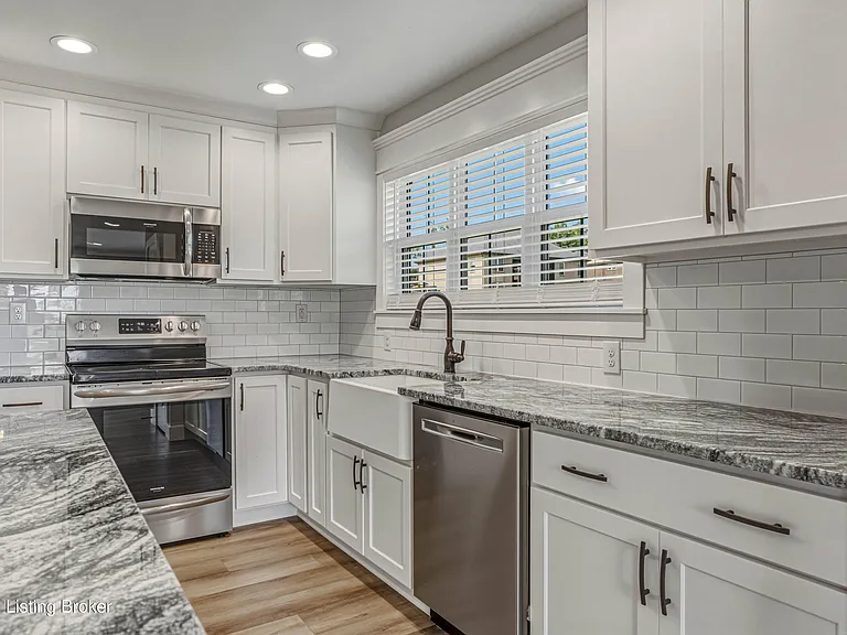 19 Clubhouse Ct — Photo 6