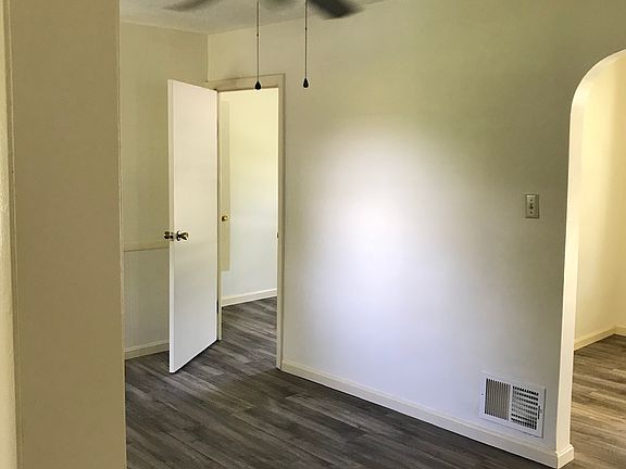 5th image of 24 Lancaster Ave