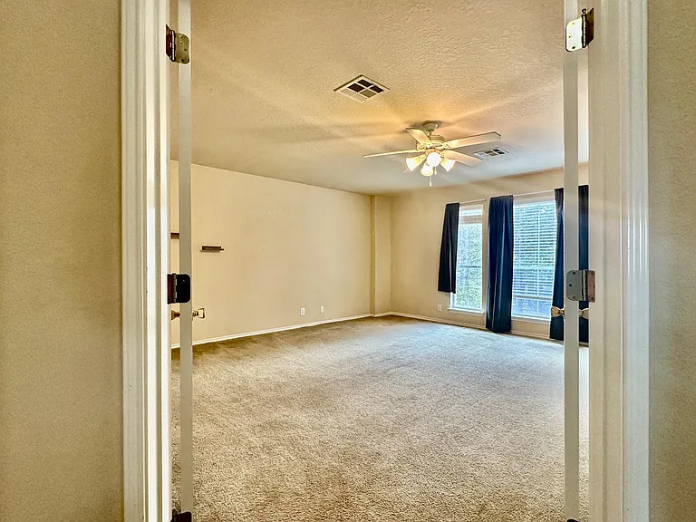 786 San Mateo — Photo 37