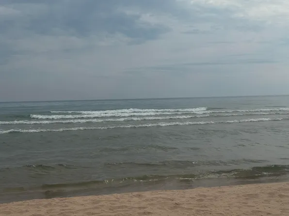 3353 W Michibay Dr, Gulliver, MI 49840
