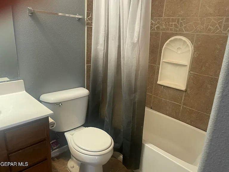 5724 Saluki Dr #A — Photo 8