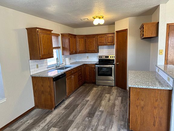 4th image of 6524 NW 135th St