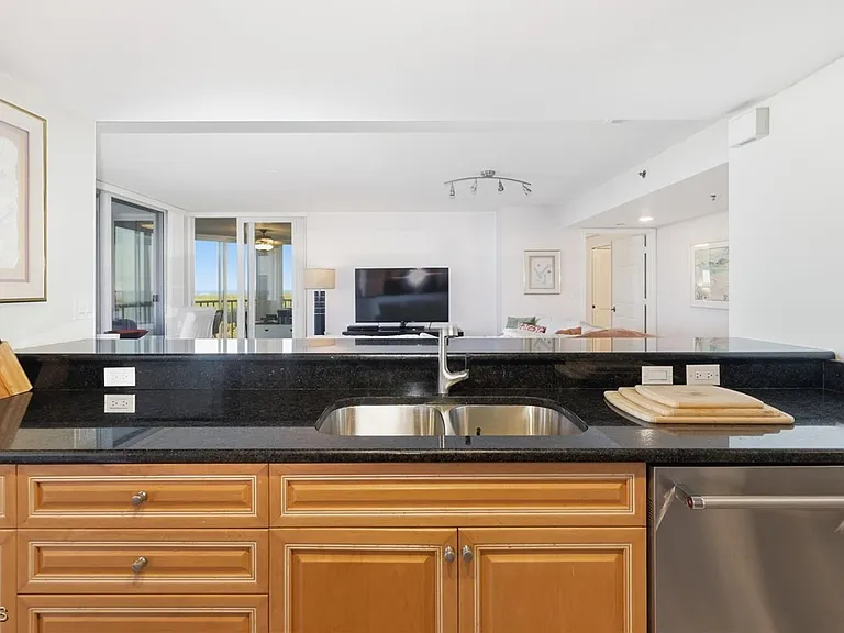 6585 Nicholas Blvd #703 — Photo 15