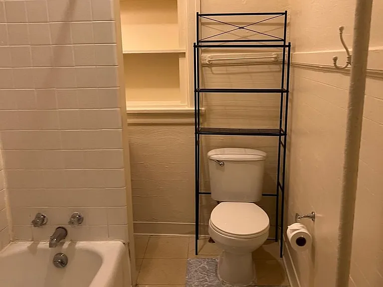 1032 Vaughn St — Photo 8