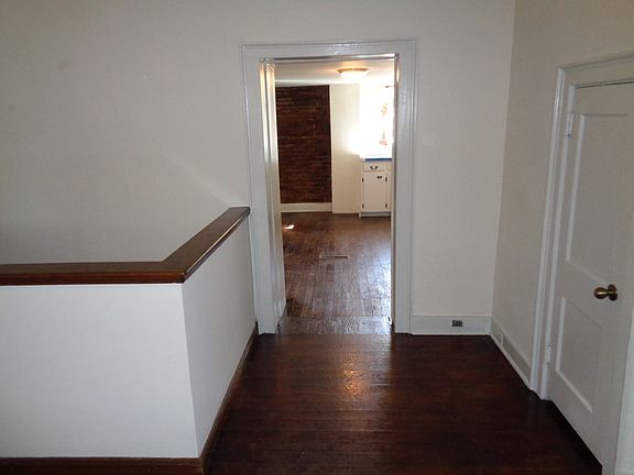 4th image of 103 E Sheridan Ave