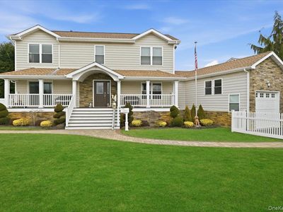 3 Neptune Place, Massapequa, NY, 11758