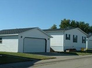 4537 Gates Dr, Bismarck, ND 58503