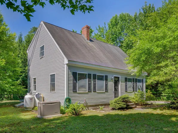 37 Rustic Way, New Gloucester, ME 04260