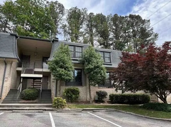 102 Larue Pl NW, Atlanta, GA 30327