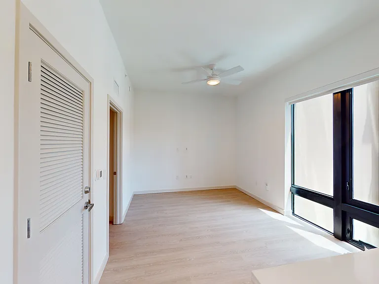 101 N Meridian — Photo 90