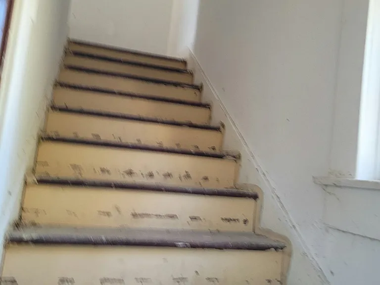 332 N French St — Photo 10