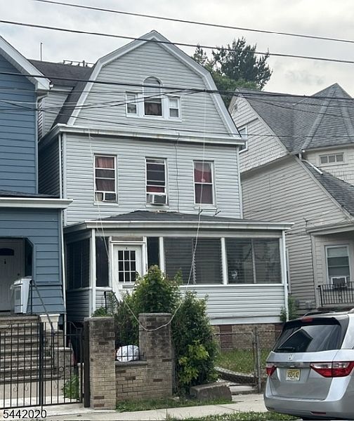 1st image of 368 Jackson St