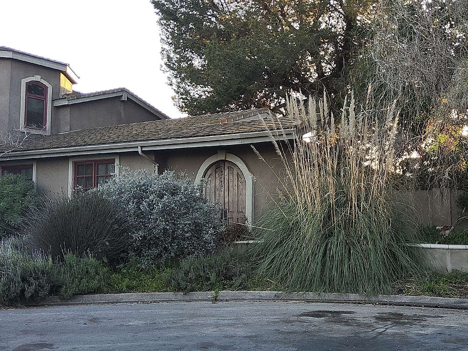 2nd image of 18781 Gregory Ln