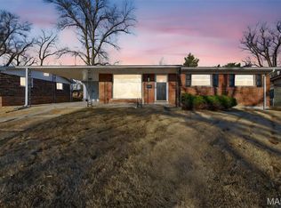 14 Longhenrich Dr, Florissant, MO 63031