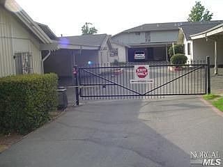 2nd image of 472 Corcoran Ave APT 4