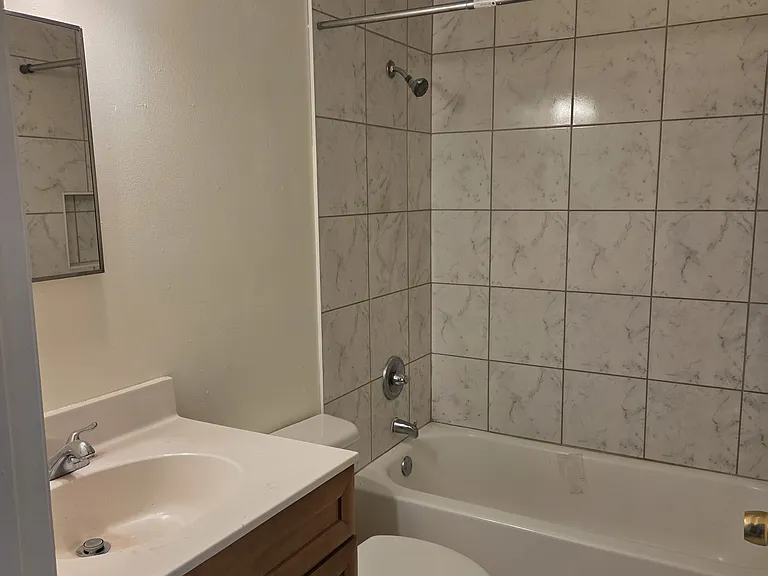 3228 Bloomingdale Villas Ct — Photo 7