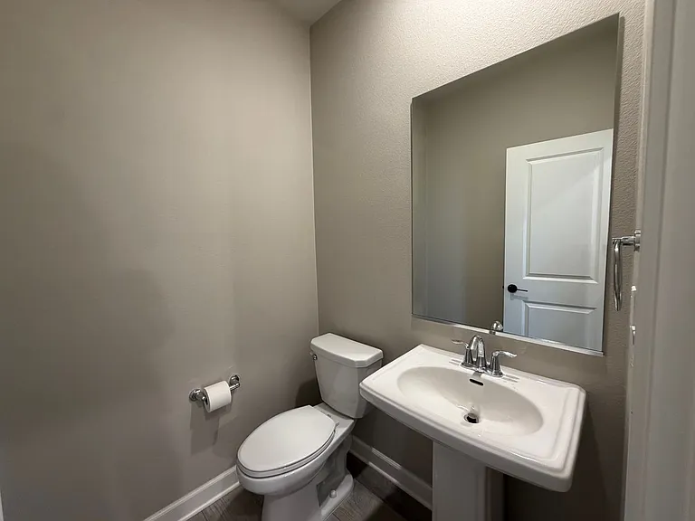 1922 Strata St #5 — Photo 16