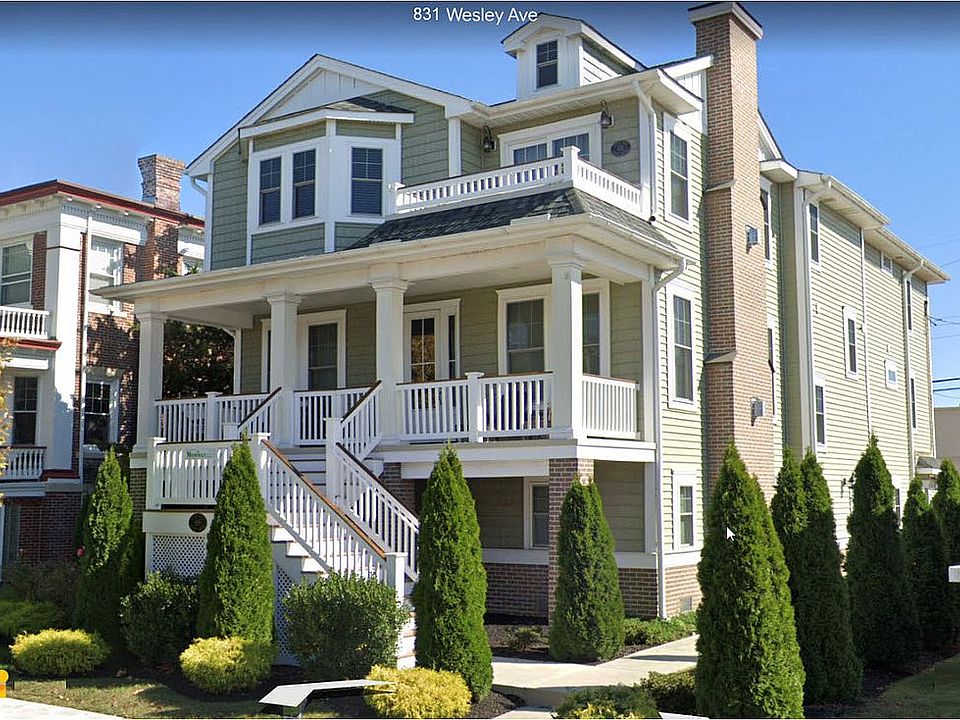 1st image of 829-31 Wesley Ave #2
